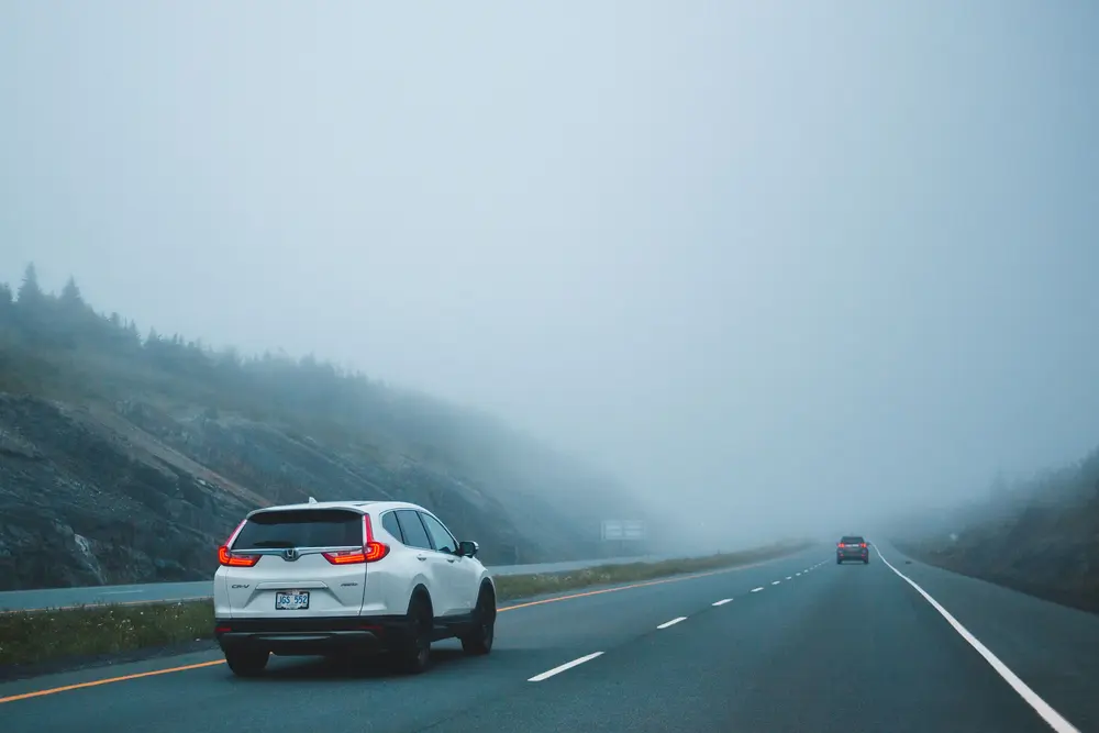 Niebla y heladas: cómo manejar seguro este invierno y qué pasa con tu seguro